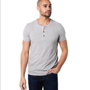 Vince men’s short sleeve slub cotton grey top